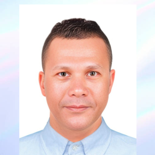 أبدأ مقالتى اليوم، أعزائى القراء وأفتتحها بكلمات ربما تمر أمام أعين المسئولين، لكى يعرفون أن هيئة التامين الصحى لديها إثنان من أهم الأطباء الذين يعملون تحت ضغط رهيب جدا، ولا يقدمون للمرضى إلا الإبتسامة والخدمة المتميزة، وهم الدكتور عماد الدين خليل مدير عيادة القبة بمحافظة القاهرة، والتابعة لهيئة التأمين الصحى، والدكتورة مروة صلاح الدين نائبة المدير، فهم ليسو بأطباء وإنما هم ملائكة حقا.